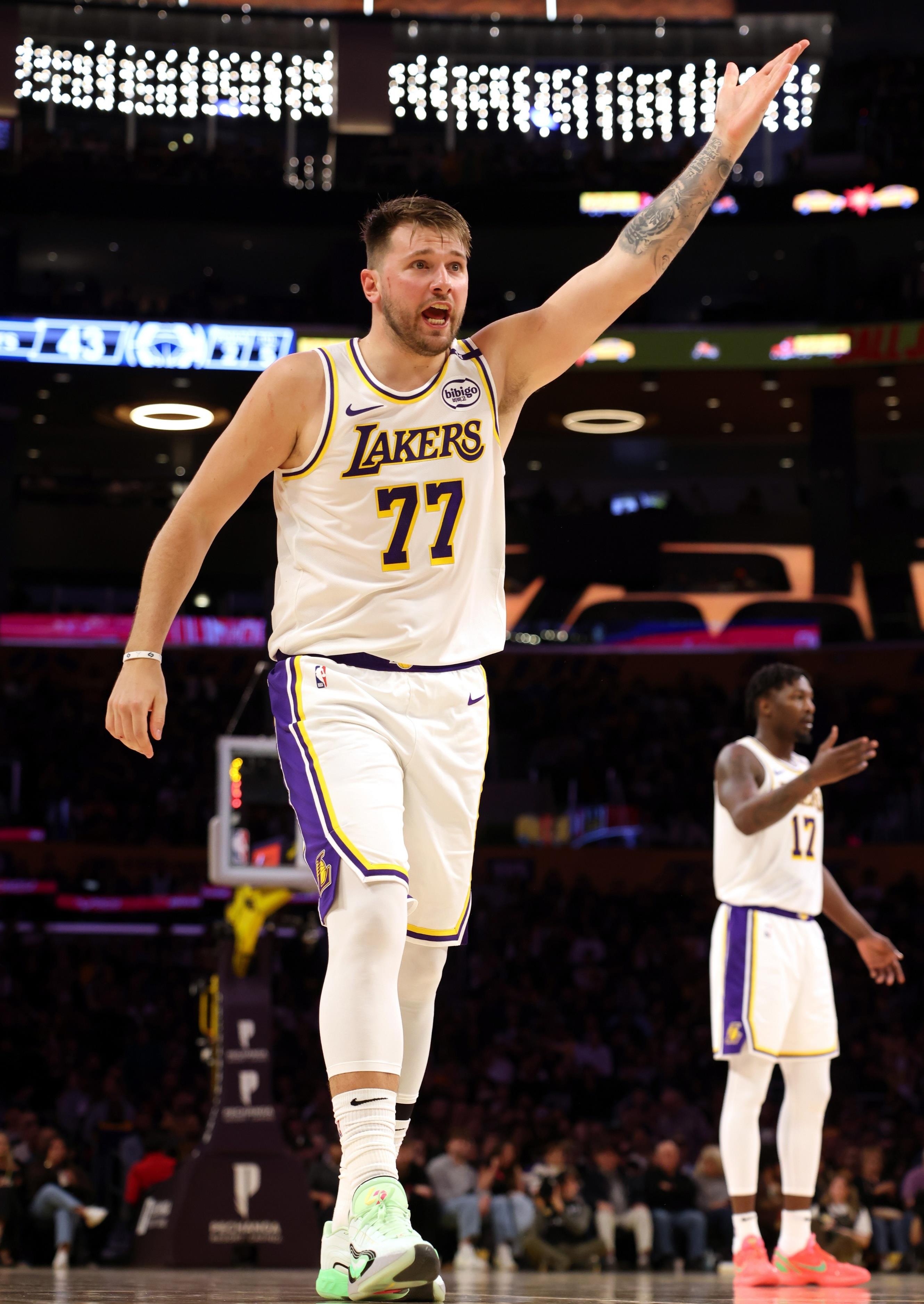 金年会网站-转折点密尔沃基雄鹿远射贴柱；社区盾今晨攻防权衡；更衣室稳定；高层口径保持一致的简单介绍